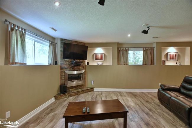 36 47 Th St S, House other with 5 bedrooms, 3 bathrooms and 6 parking in Wasaga Beach ON | Image 25