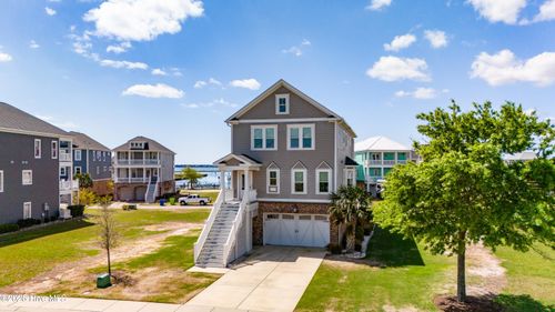 526 Cannonsgate Dr, Newport, NC, 28570-4544 | Card Image