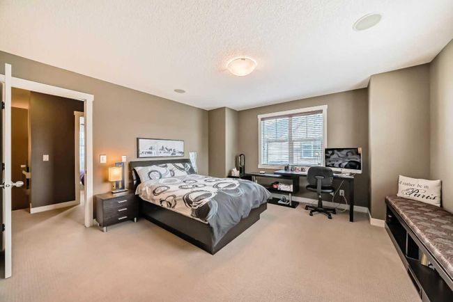 211 Mckenzie Towne Link Se, Home with 2 bedrooms, 2 bathrooms and 2 parking in Calgary AB | Image 12