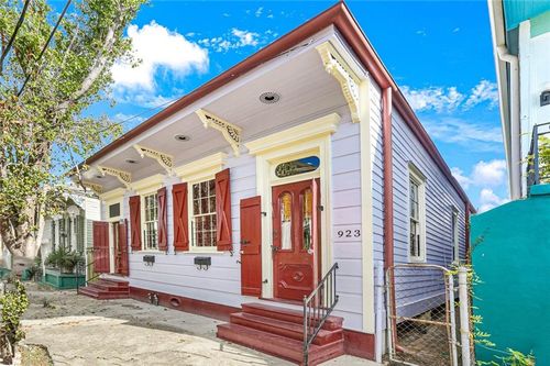 925 Clouet St, New Orleans, LA, 70117-6722 | Card Image