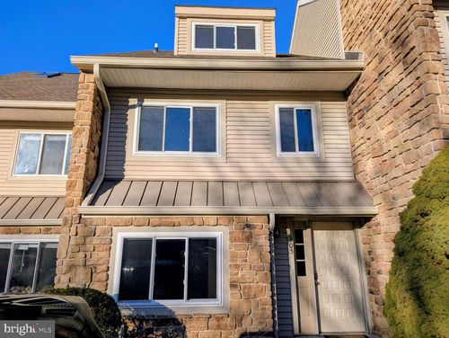 305 Paddock Dr, Chesterbrook, PA, 19087-5529 | Card Image