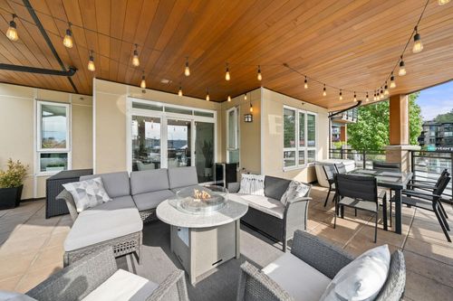 218-733 W 14th St, North Vancouver, BC, V7M0C6 | Card Image