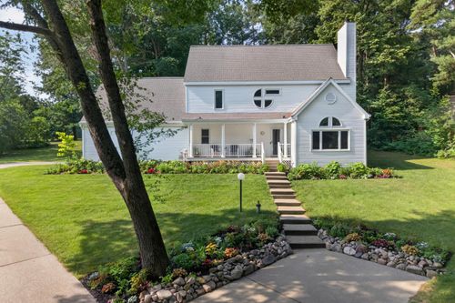 19547 Golfview Dr, Big Rapids, MI, 49307-9298 | Card Image