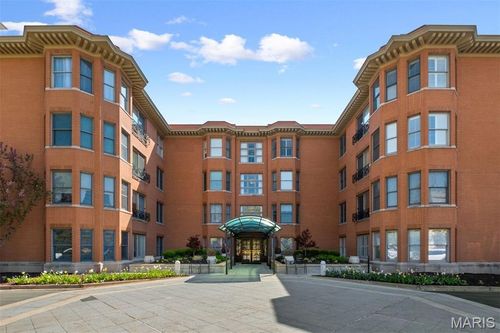 apt-68-750 S Hanley Rd, Clayton, MO, 63105-2696 | Card Image