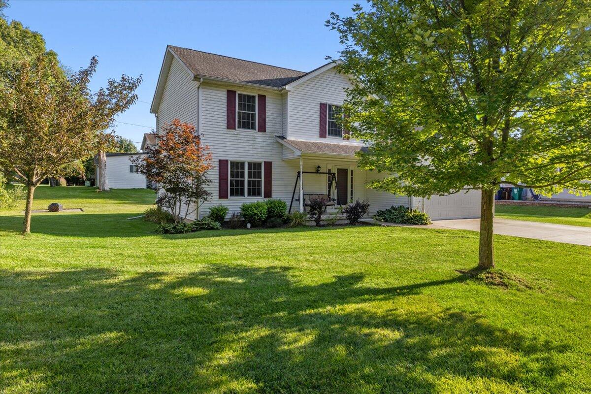 Ava , Howell, MI 48843
