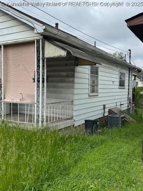 311 Westmoreland Dr, Charleston, WV, 25302-3923 | Card Image