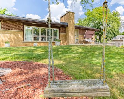 22W250 Woodview Drive, House other with 3 bedrooms, 2 bathrooms and 2 parking in Medinah IL | Image 3