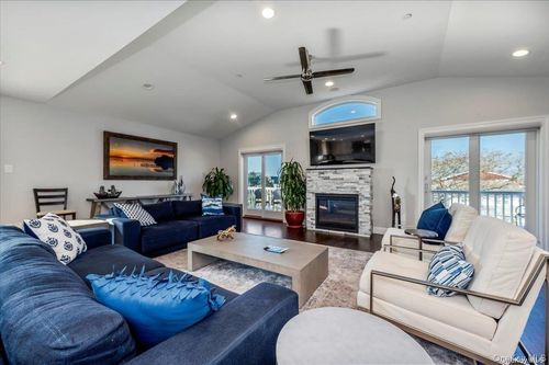 206 Grand Blvd, Long Beach, NY, 11561-2810 | Card Image