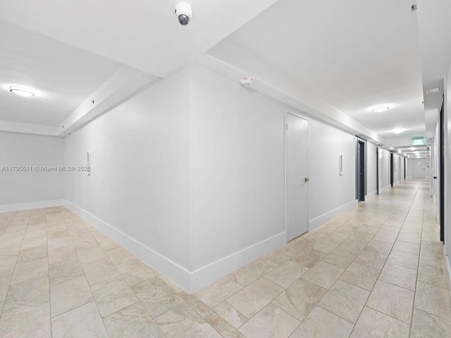 APT-1015 - 6039 Collins Ave, Condo with 1 bedrooms, 2 bathrooms and null parking in Miami Beach FL | Image 28
