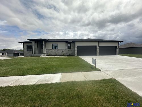 1040 N 109th St, Lincoln, NE, 68527-2520 | Card Image