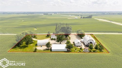 1713 165th St, Manchester, IA, 52057-8870 | Card Image
