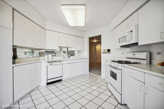 APT-412 - 3100 Lexington Ln, Home with 3 bedrooms, 3 bathrooms and null parking in Glenview IL | Image 9
