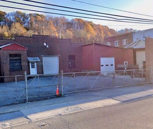 1701 Bluefield Ave, Bluefield, WV, 24701-2623 | Card Image