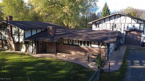 8362 Riverside Dr, Novelty, OH, 44072-9607 | Card Image