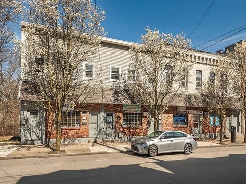 28 Southern Ave, Mt Washington, PA, 15211-1928 | Card Image