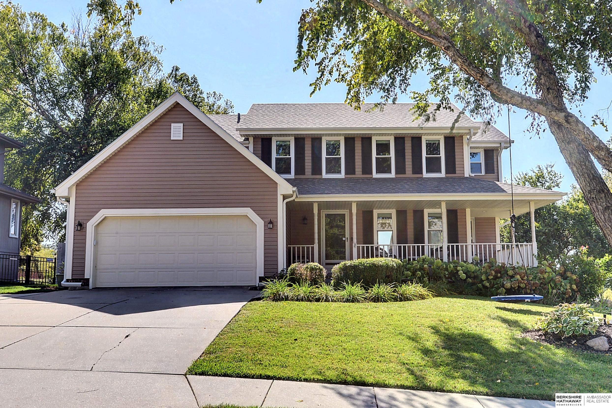 Creighton Rd, Papillion, NE 68046