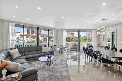 apt-401-2000 Island Blvd, Aventura, FL, 33160-4958 | Card Image