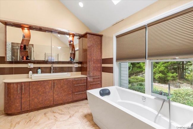 10 Woodstone Ct, House other with 5 bedrooms, 4 bathrooms and null parking in S Huntington NY | Image 25