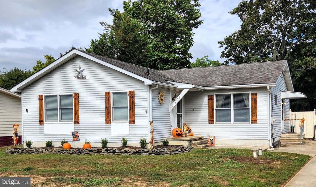 Pearl St, Newfield, NJ 08344