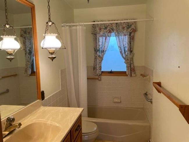 11 MF Bathroom.jpg | Image 11