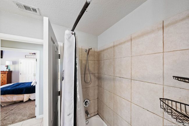 162 Champions Blvd, House other with 3 bedrooms, 2 bathrooms and null parking in La Vernia TX | Image 19