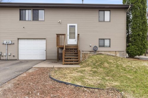 9967 Cord St Ne, Circle Pines, MN, 55014-2419 | Card Image