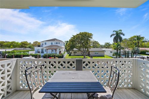 apt-215-13105 Ixora Ct, North Miami, FL, 33181-2320 | Card Image