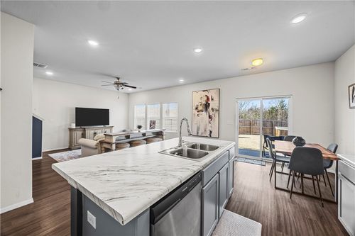 827 E Sparrow Cir, Fayetteville, AR, 72701-3194 | Card Image