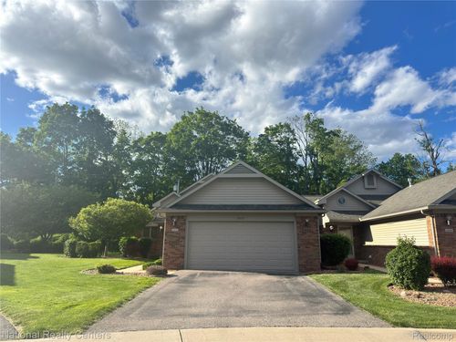 3052 Rivers Edge Dr, Wayne, MI, 48184-2804 | Card Image