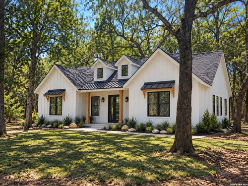 729 County Road 664, Devine, TX, 78016 | Card Image