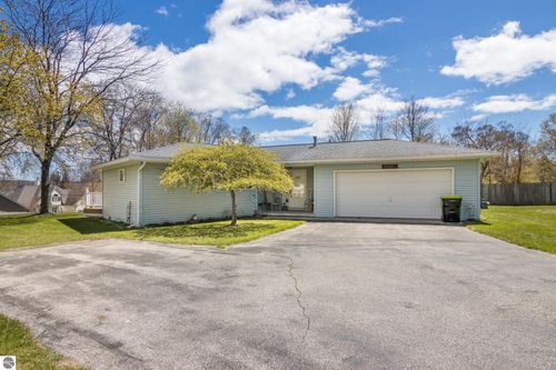 12323 3rd St, Kewadin, MI, 49648-9417 | Card Image