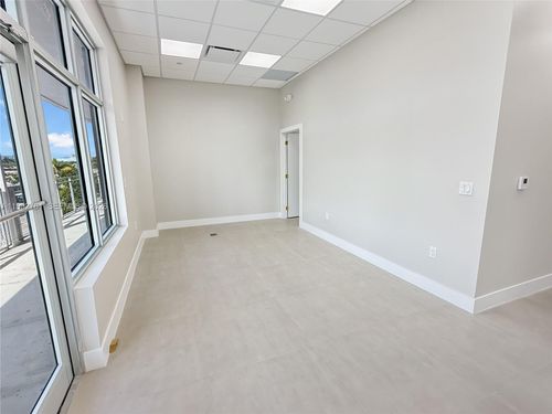 unit-220-12750 NW Nw 17th St, Miami, FL, 33182-1423 | Card Image