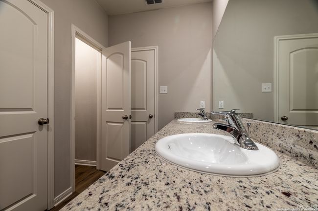 9106 Canvas Run, House other with 5 bedrooms, 3 bathrooms and null parking in Converse TX | Image 19