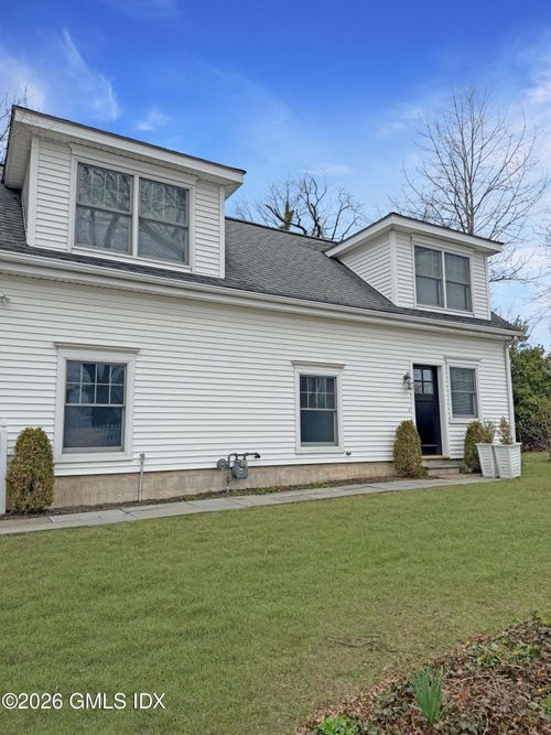 carriage-house-111 Havemeyer Place, Greenwich, CT, 06830 | Card Image