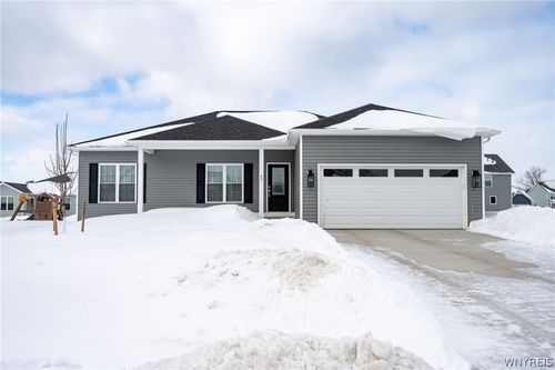 40 Greenspring Ct, West Seneca, NY, 14224-4399 | Card Image