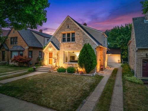 2650 N 70th St, Wauwatosa, WI, 53213-1326 | Card Image