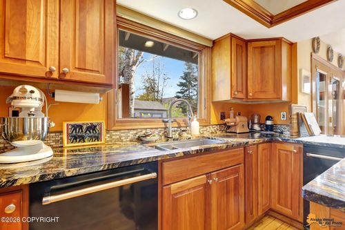 4630 Hunter Dr, Anchorage, AK, 99502-4179 | Card Image