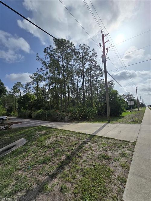 1263 Golden Gate Blvd E, NAPLES, FL, 34120-3602 | Card Image