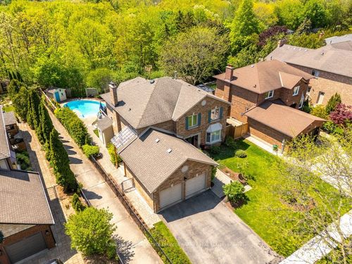 1357 Golden Meadow Trail, Oakville, ON, L6H3H1 | Card Image