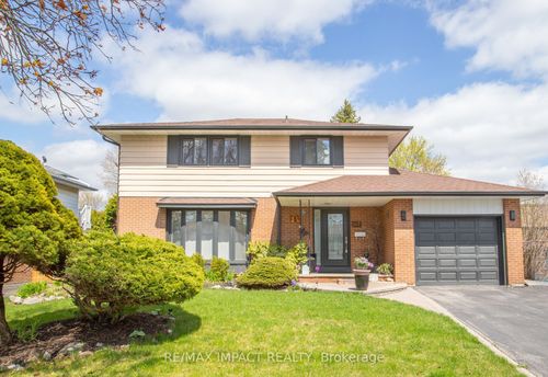 214 Marigold Ave, Oshawa, ON, L1G3G3 | Card Image