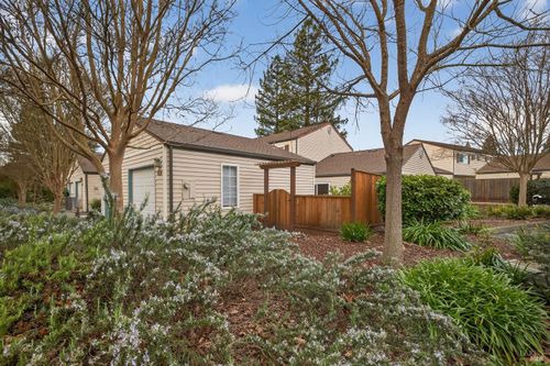 1600 Yardley St, Santa Rosa, CA, 95403-2395 | Card Image