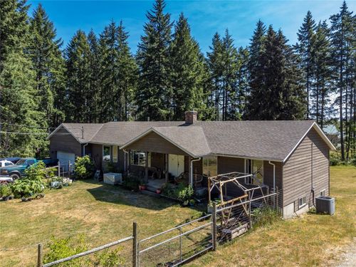 8598 Island Highway N, Black Creek, BC, V9J | Card Image