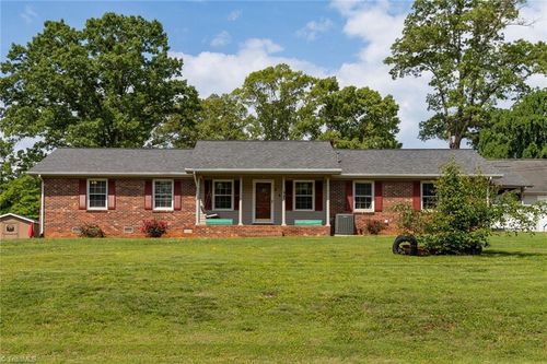 340 Forest Rd, North Wilkesboro, NC, 28659-9075 | Card Image