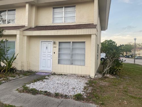 83-3777 Delta St, SARASOTA, FL, 34232-1427 | Card Image