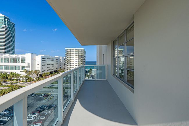 1021 - 3800 S Ocean Drive, Condo with 2 bedrooms, 2 bathrooms and null parking in Hollywood FL | Image 10