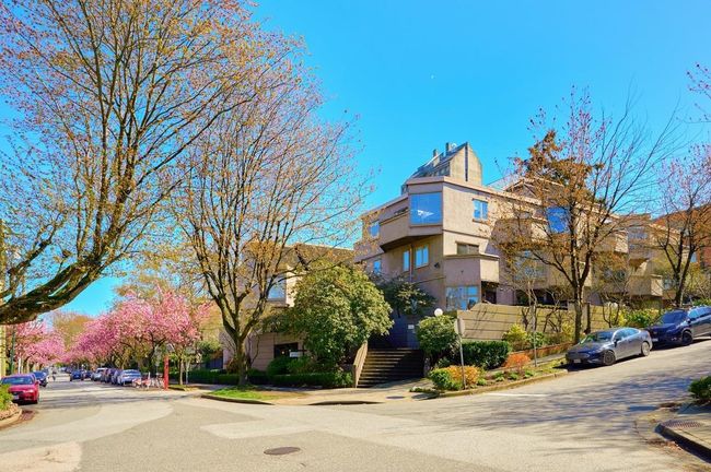 24 - 870 W 7 Th Avenue, Condo with 1 bedrooms, 1 bathrooms and 1 parking in Vancouver BC | Image 1