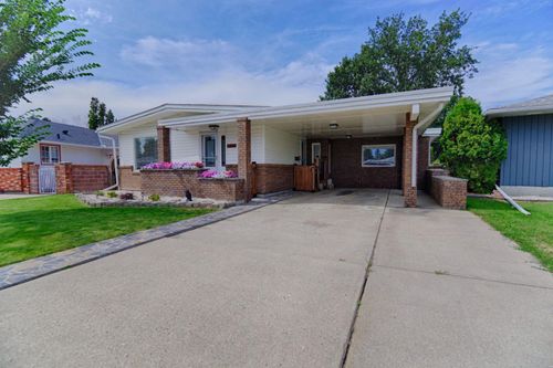 2503 5a Avenue N, Lethbridge, AB, T1H0R6 | Card Image