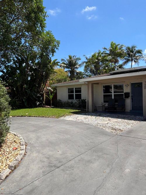 720 Ne 7th St, Pompano Beach, FL, 33060-6332 | Card Image