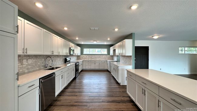 124 Herweck Dr, House other with 4 bedrooms, 3 bathrooms and null parking in Castle Hills TX | Image 12