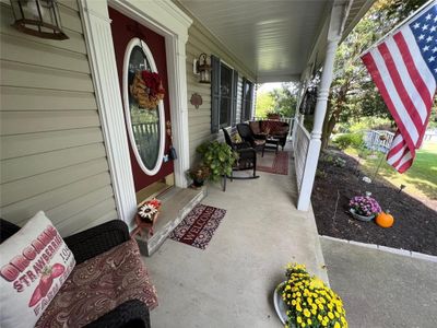 172 Berry St, House other with 3 bedrooms, 2 bathrooms and 2 parking in Findlay Twp PA | Image 3